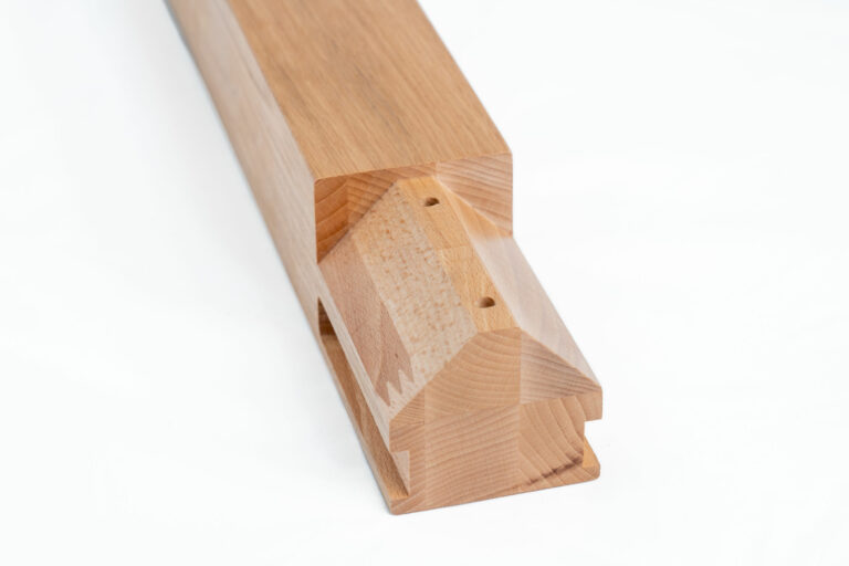 Holz-Möbelfuß aus der Fertigung von Drew-Bak – Modell 1