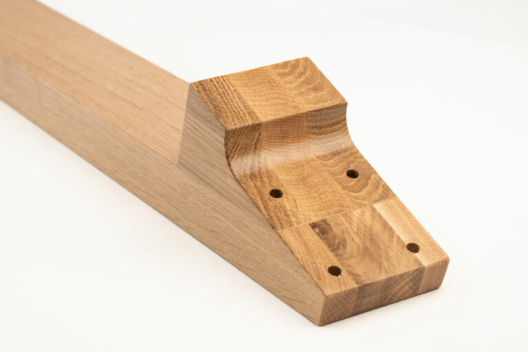 Holz-Möbelfuß aus der Fertigung von Drew-Bak – Modell 8